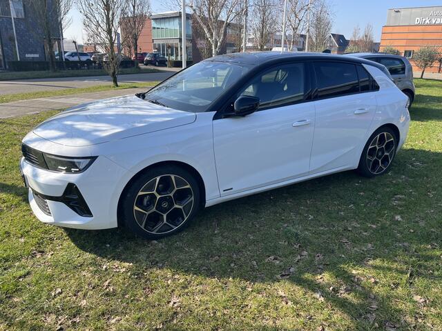 Opel ASTRA 1.2 Ultimate 5drs automaat 14445 km ! 1.2 Ultimate 5drs automaat 14445 km !