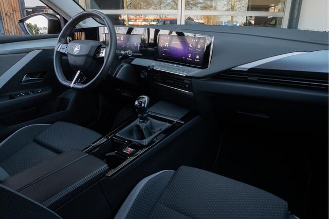 Opel ASTRA 1.2 130pk Business Edition AGR stoel/ Stuur-stoelverwarming/ Navigatie/ Camera/ Dab/ Carplay/ Full led