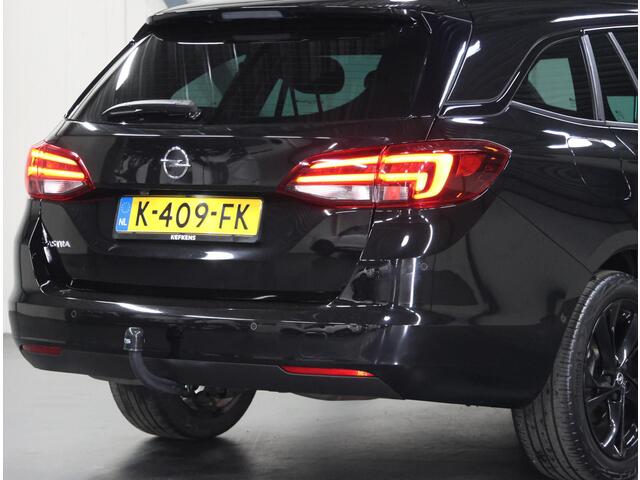 Opel ASTRA Sports Tourer 1.2 Turbo 145PK Ultimate | AppleCarPlay/AndroidAuto | Alcantara | Armsteun | Navigatie | Adaptive Cruise Control | Keyless | AGR Stoelen | Trekhaak | LED | Camera | Climate Control | DAB Radio | Isofix | Privacy Glass | Parkeersensoren |