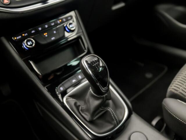 Opel ASTRA Sports Tourer 1.2 Elegance Sport (APPLE CARPLAY, GROOT NAVI, MATRIX LED KOPLAMPEN, KEYLESS, CAMERA, ADAPTIVE CRUISE, GETINT GLAS, LM VELGEN, NIEUWSTAAT)