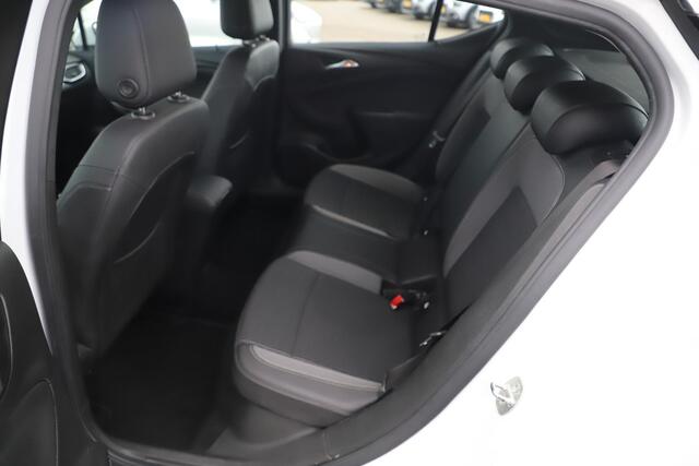 Opel ASTRA 1.2 Business Elegance Navigatie Achteruitrijcamera Carplay Android 16 inch LMV Clima Cruise Control