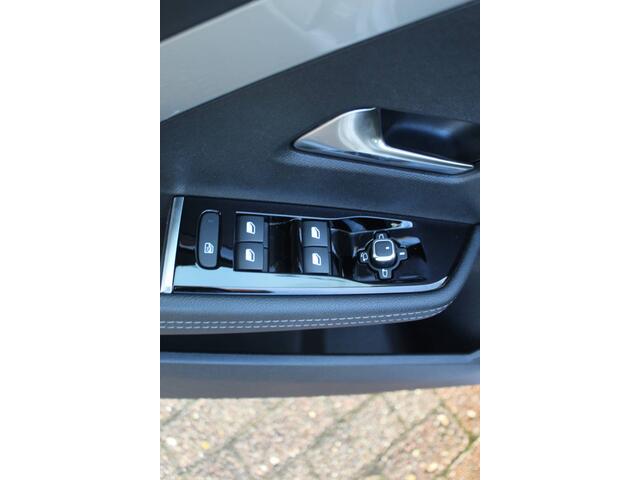 Opel ASTRA Sports Tourer 1.2 Turbo GS Line , 130 pk Automaat Climate control , Cruise control , Stoelverwarming , Bluetooth LED dag rijverlichting , AGR Stoel