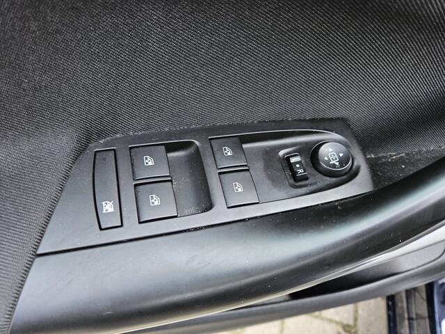 Opel ASTRA 1.0 Turbo 120 Jaar Edition (motor probleem)