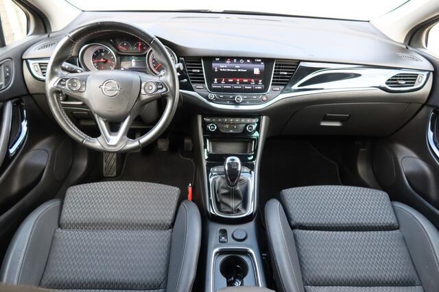 Opel ASTRA 1.4 T. INNOVATION, NAVI, CAMERA , APPLE CARPLAY , ENZ...