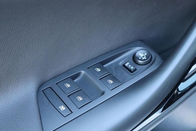 Opel ASTRA Sports Tourer 1.4 Innovation | Schuifdak | Leder | Trekhaak | Full Options!!