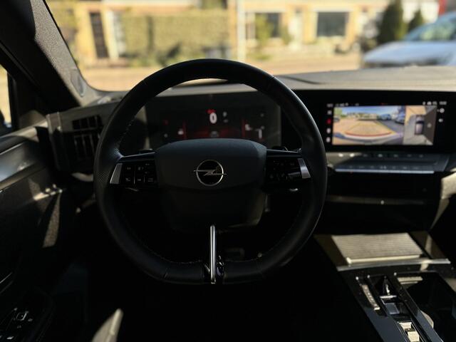 Opel ASTRA 1.2 Turbo Ultimate Automaat Trekhaak/Panorama dak/Eletr stoel met geheugen.