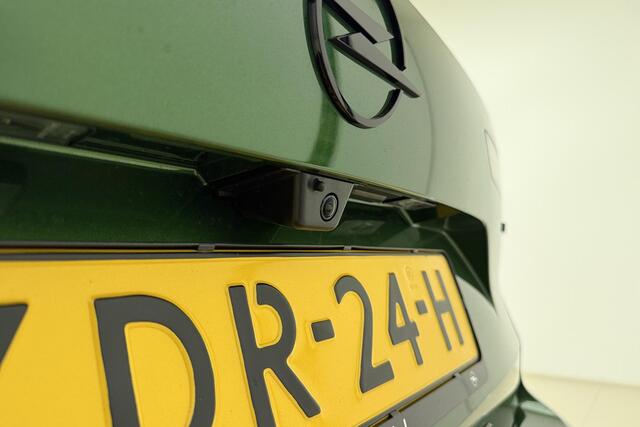 Opel ASTRA Sports Tourer 1.6 Turbo Plug In Hybrid Ultimate | Nieuw model! | LED matrix | Panoramadak | Elektrische kofferklep | AGR stoelen | Camera | Stoelverwarming | Voorruitverwarming | Drive assist