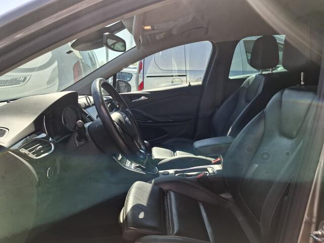 Opel ASTRA Sports Tourer 1.4 Innovation Carplay/Camera/Ecc ?