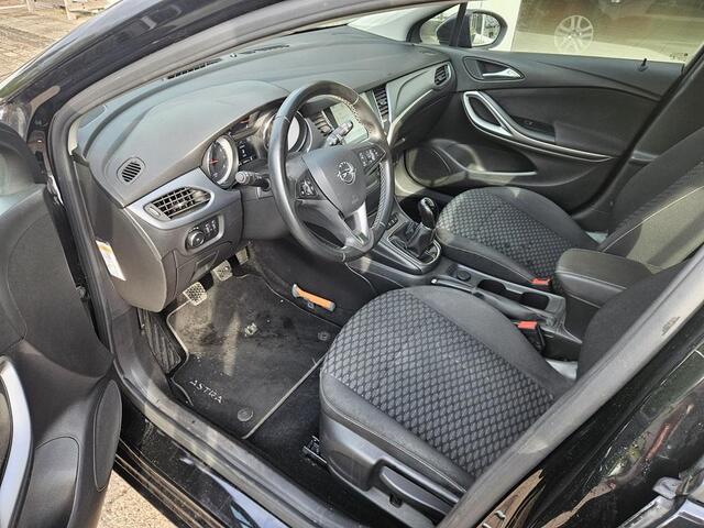 Opel ASTRA Sports Tourer 1.4 Business+