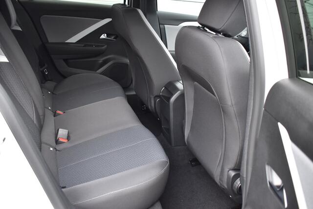 Opel ASTRA Sports Tourer 1.2 Level 2 Navigatie / Cruisecontrol / getint glas