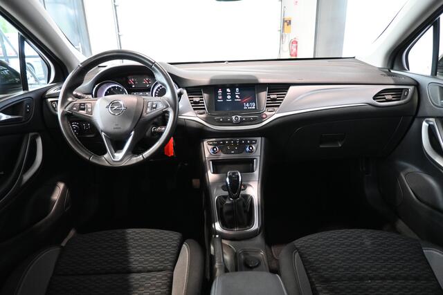 Opel ASTRA Sports Tourer 1.2 Business Edition Nap! Clima Navigatie Trekhaak Cruise control 1e Eigenaar 100% Onderhouden! Inruil Mogelijk!