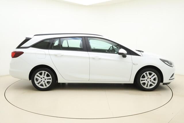 Opel ASTRA Sports Tourer 1.0 Online Edition | Navigatie | Trekhaak | Comfortstoelen | Parkeersensoren voor en achter | Lichtmetalen velgen | Cruise control