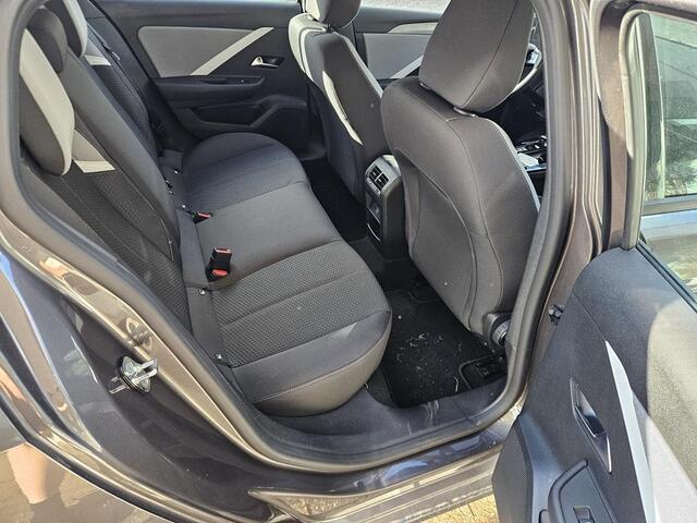 Opel ASTRA Sports Tourer 1.6 Turbo Hybrid