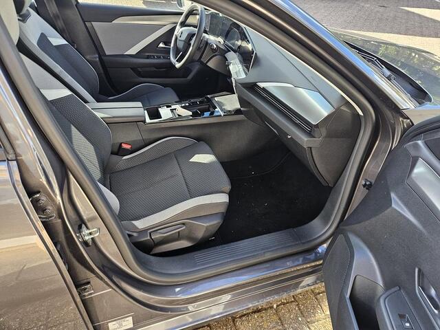 Opel ASTRA Sports Tourer 1.6 Turbo Hybrid