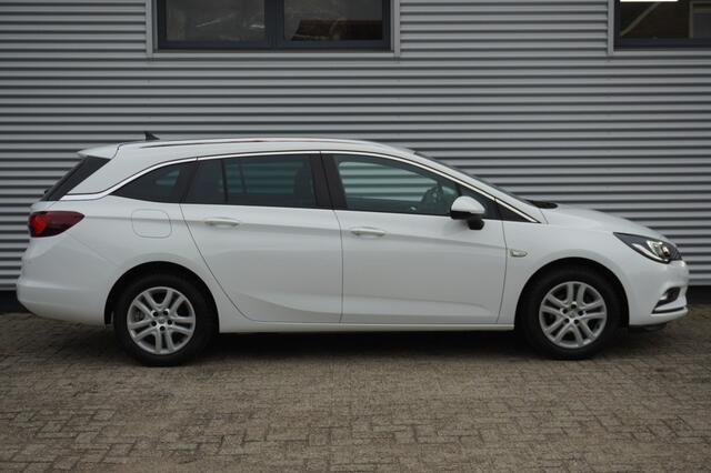 Opel ASTRA Sports Tourer 1.0 Turbo Online Edition / Parkeersensoren / Navigatie / Climate Control