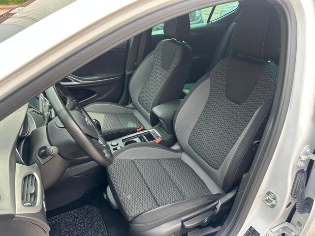 Opel ASTRA 1.2 Edition Climate C, Cruise C, Navigatie, Camera!!!!