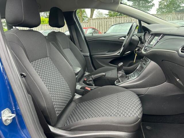 Opel ASTRA 1.2 BNS EDITION, Cruise, Navi, Trekhaak Nieuwe Motor