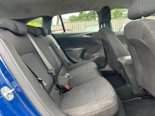 Opel ASTRA 1.2 BNS EDITION, Cruise, Navi, Trekhaak Nieuwe Motor