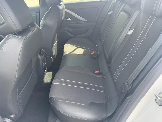 Opel ASTRA 1.2 Bns Elegance