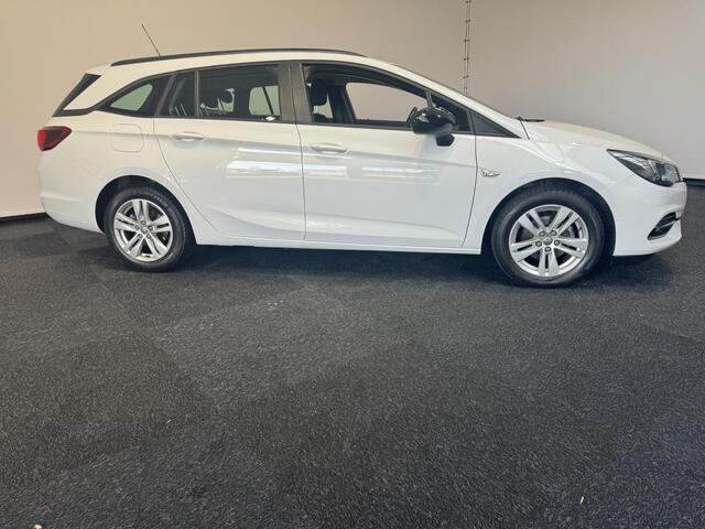 Opel ASTRA Sports Tourer 1.2 Edition Export only