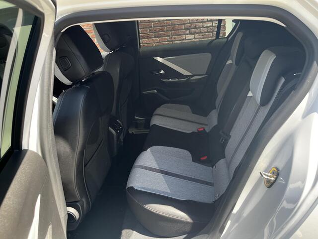 Opel ASTRA Elegance 1.2 Turbo 130pk | 180° CAMERA | KEYLESS | AGR-STOEL | NAVI PRO | APPLE CARPLAY / ANROID AUTO | DOEDEHOEKBEW. | ISOFIX |