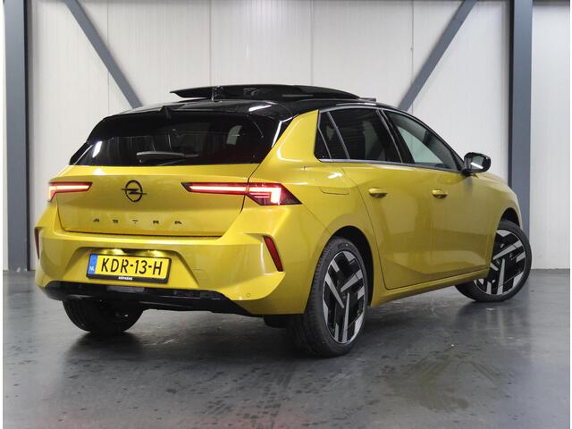 Opel ASTRA Electric 58 kWh 156PK Ultimate | 1ste eigenaar | AppleCarPlay/AndroidAuto | Schuifkanteldak | Head-Up Display | Navigatie | Adaptive Cruise Control | Keyless | AGR Stoelen | Stoel/Stuur/Voorruitverwarming | FULL LED | 360'Camera | Isofix | Privacy Glass |