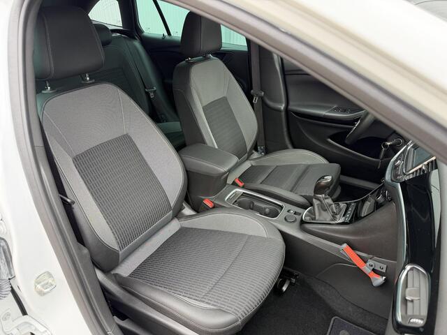 Opel ASTRA Sports Tourer 1.2 Design & Tech Camera, Trekhaak, Carplay