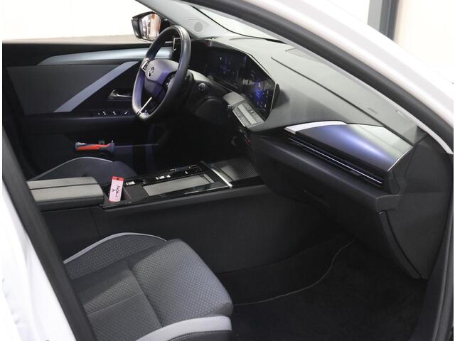 Opel ASTRA ST 180PK Hybrid | 1ste eigenaar | Trekhaak | Camera | Stuur/stoelverwarming | Adaptive Cruise Control | AppleCarPlay/Android | AUTOMAAT | Isofix | Privacy Glass | Parkeersensoren |