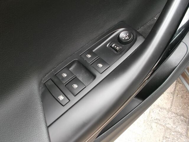 Opel ASTRA Sports Tourer 1.2 Edition 107 kw