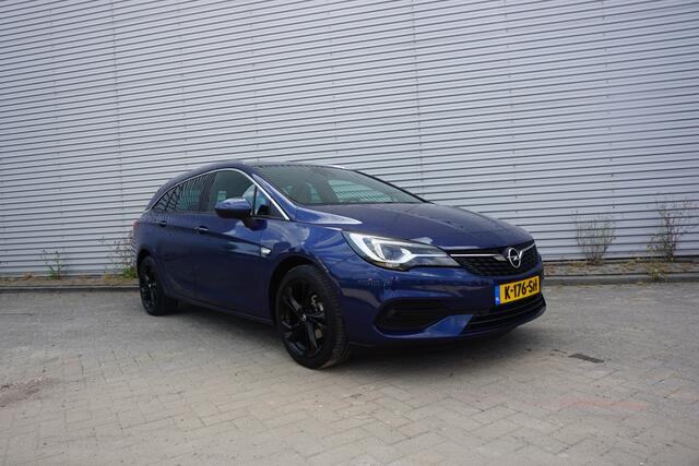 Opel ASTRA Sports Tourer 1.2 Elegance Airco / Navi / Cruise / Camera / Parkeers. / Trekhaak / Lm velgen / NAP