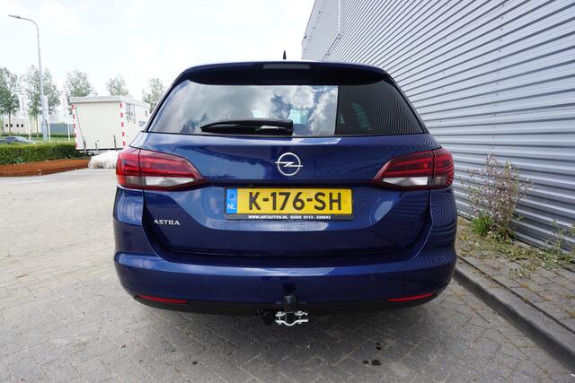Opel ASTRA Sports Tourer 1.2 Elegance Airco / Navi / Cruise / Camera / Parkeers. / Trekhaak / Lm velgen / NAP