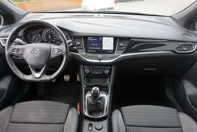 Opel ASTRA Sports Tourer 1.2 Elegance Airco / Navi / Cruise / Camera / Parkeers. / Trekhaak / Lm velgen / NAP