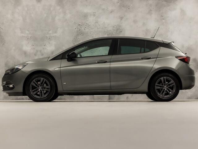 Opel ASTRA 1.2 Blitz Edition (APPLE CARPLAY, NAVIGATIE, STUUR/STOELVERWARMING, CLIMATE, CAMERA, SPORTSTOELEN, GETINT GLAS, ADAPTIVE CRUISE, NIEUWSTAAT)
