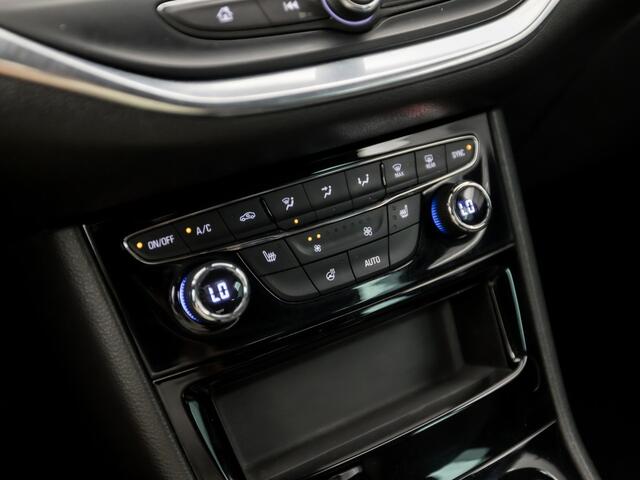 Opel ASTRA 1.2 Blitz Edition (APPLE CARPLAY, NAVIGATIE, STUUR/STOELVERWARMING, CLIMATE, CAMERA, SPORTSTOELEN, GETINT GLAS, ADAPTIVE CRUISE, NIEUWSTAAT)