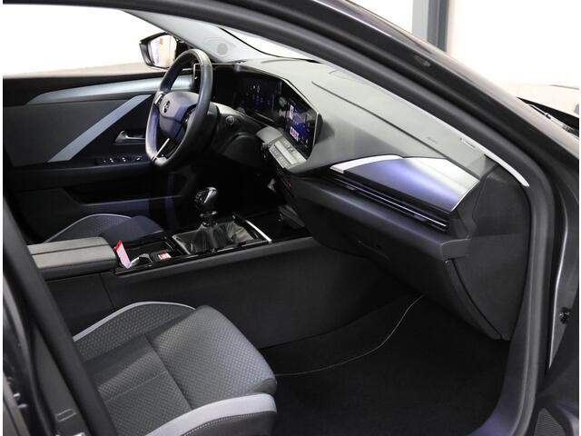 Opel ASTRA ST 130PK Edition | 1ste eigenaar | Trekhaak | Camera | Stoel/stuurverwarming | AppleCarPlay/AndroidAuto | Armsteun | Climate Control | Cruise Control | LED | Isofix | Privacy Glass | Parkeersensoren |