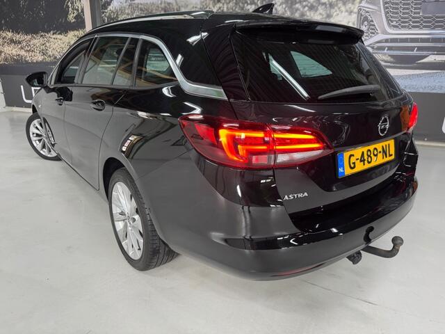 Opel ASTRA 1.4 INNOVATION / Camera / PDC / Apple Carplay / PArkeerhulp / Trekhaak / Cruise control / Boekjes en historie aanwezig.