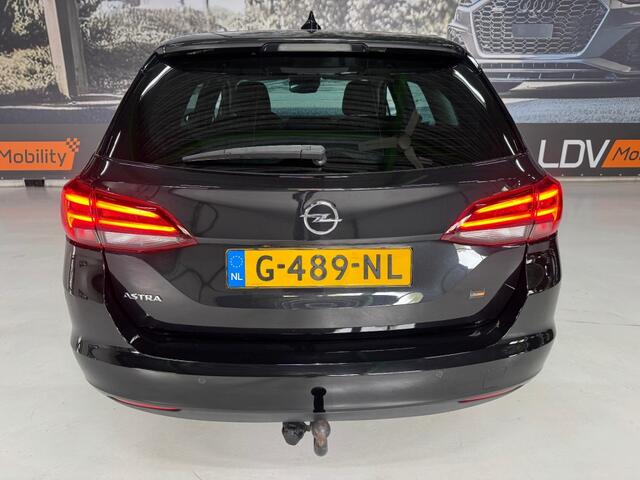 Opel ASTRA 1.4 INNOVATION / Camera / PDC / Apple Carplay / PArkeerhulp / Trekhaak / Cruise control / Boekjes en historie aanwezig.