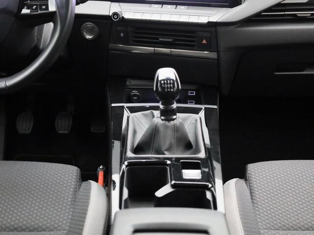 Opel ASTRA 1.2 Edition | Apple/Android Play | Cruise | DAB | Keyless | LED | PDC V+A | Multimedia Navigatiepakket | 12 Maand BOVAG Garantie! |