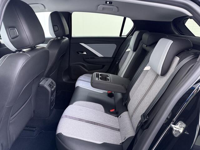 Opel ASTRA 1.2 Business Elegance | Apple Carplay/Android Auto | Camera | Climate control | Navigatie