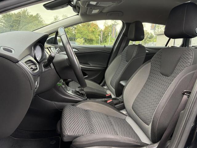 Opel ASTRA Sports Tourer 1.2 Edition ?2e Eigenaar?Trekhaak?131pk?Navi?Airco?Cruise?Pdc V+A?Lm velgen?Dealer Onderhouden?Comfortstoelen?N.A.P?Apk tot 07-2028