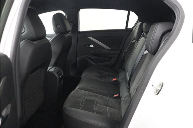 Opel ASTRA 1.2 GS Line | 360 Cam | LED Plus | Ambilight | Navi | Apple Car Play - RIJKLAAR + BOVAG GARANTIE