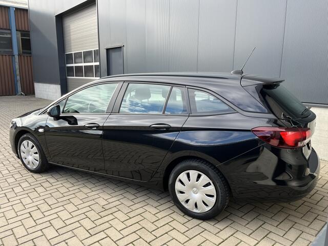 Opel ASTRA Sports Tourer 1.2 Turbo Business Edition PDC/Nav.