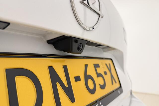 Opel ASTRA Electric 54 kWh Business Edition | 18" LM-Velgen | Black Pakket | Privat Glass | AGR Stoelen | Camera | Navigatie | Winter pakket |