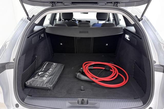 Opel ASTRA Electric 54 kWh Business Edition | Adaptive cruise control | Keyless start | Navigatie | Climate control | 8 jaar speciale garantie