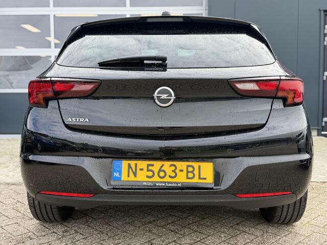 Opel ASTRA 1.2 Design & Tech - Navigatie - Stoelverwarming - Climate Control
