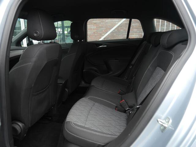Opel ASTRA Sports Tourer 1.2 Edition 2020 130pk | Stoel en stuurverwarming | Trekhaak | Lichtmetalen velgen | Navigatie | 130PK | Airco