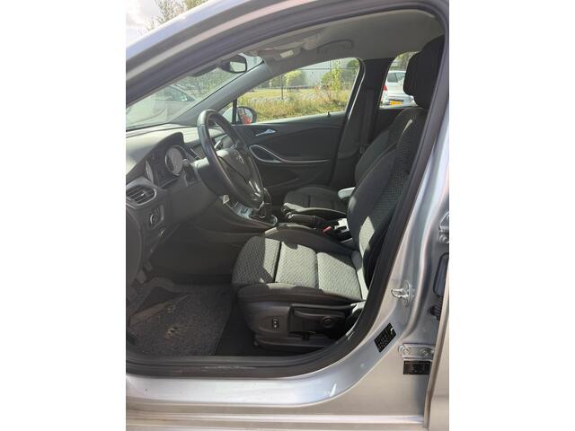 Opel ASTRA 1.2 Edition Goed onderhouden
