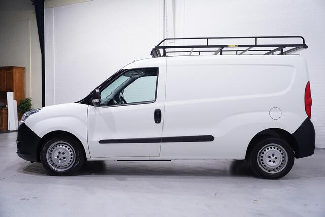 Opel COMBO 1.6 CDTi 105 pk L2H1 Edition va 169,- p/mnd Airco, Cruise Control, Trekhaak, Imperiaal, NAP, 2-Zits