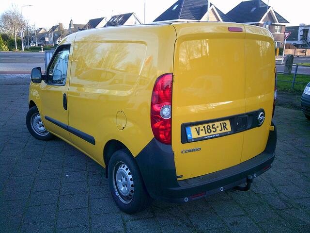 Opel COMBO 1.3 CDTi L1H1 Sport VOORZIEN VAN AIRCO+CRUISE+TREKHAAK! EURO 6 !