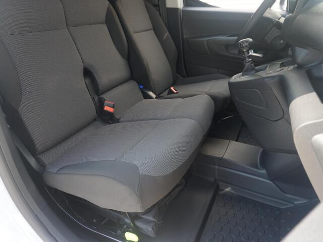 Opel COMBO L1 102 Pk. | 3 zitplaatsen | Apple Carplay | betimmering | rijklaarprijs